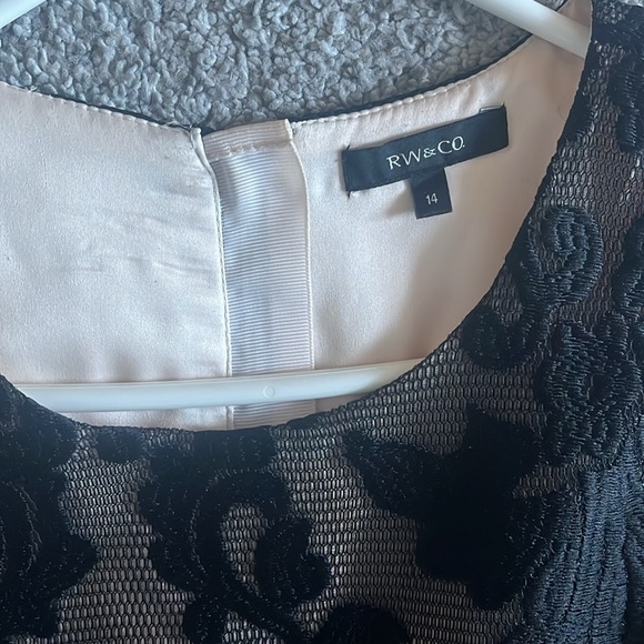 RW&CO. Women’s Dress - Picture 2 of 3